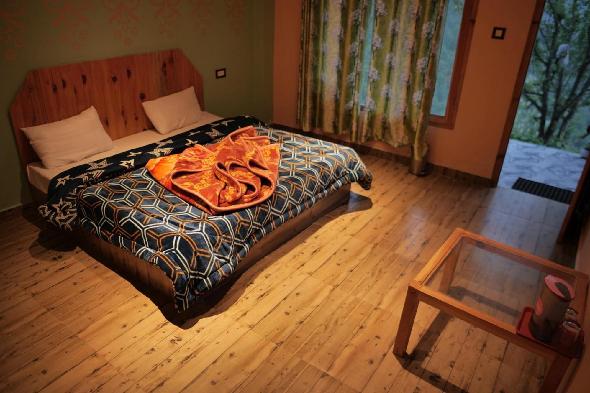 Yellowjackets Hostel Tosh 外观 照片